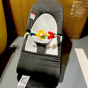 Baby bjorn bouncer